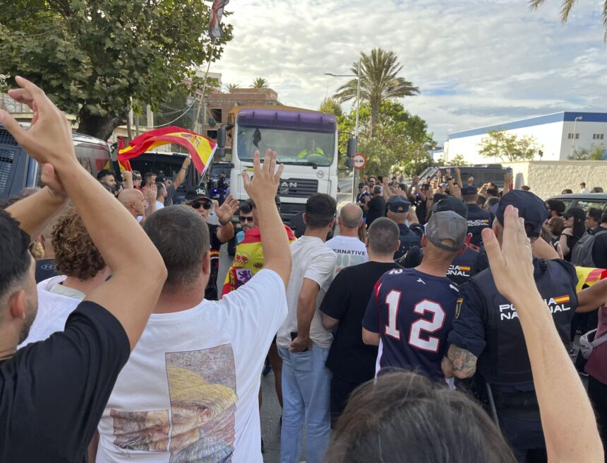 La crispación se apodera de Ceuta un mes después de la llegada masiva de inmigrantes