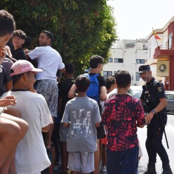 Interior rebaja a 1.500 la cifra de menores identificados en Ceuta desde el 30 de julio Interior rebaja a 1.500 la cifra de menores identificados en Ceuta desde el 30 de julio