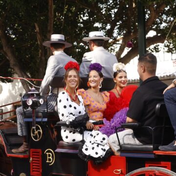 Los trajes de la Feria de Málaga: Una tradición que "se lleva en la sangre" Los trajes de la Feria de Málaga: Una tradición que «se lleva en la sangre»