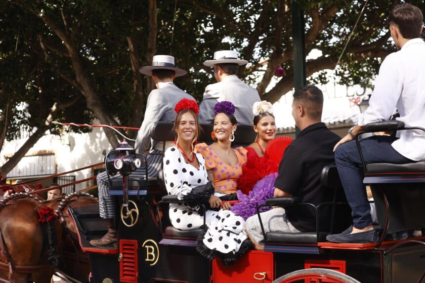 Los trajes de la Feria de Málaga: Una tradición que «se lleva en la sangre»