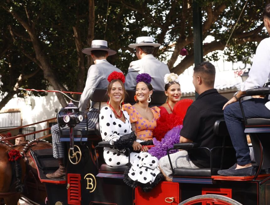 Los trajes de la Feria de Málaga: Una tradición que «se lleva en la sangre»