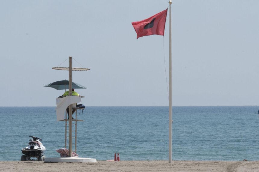 Málaga asegura, tras la polémica por el cierre de playas, que ya separa el 55% de sus aguas fecales y pluviales