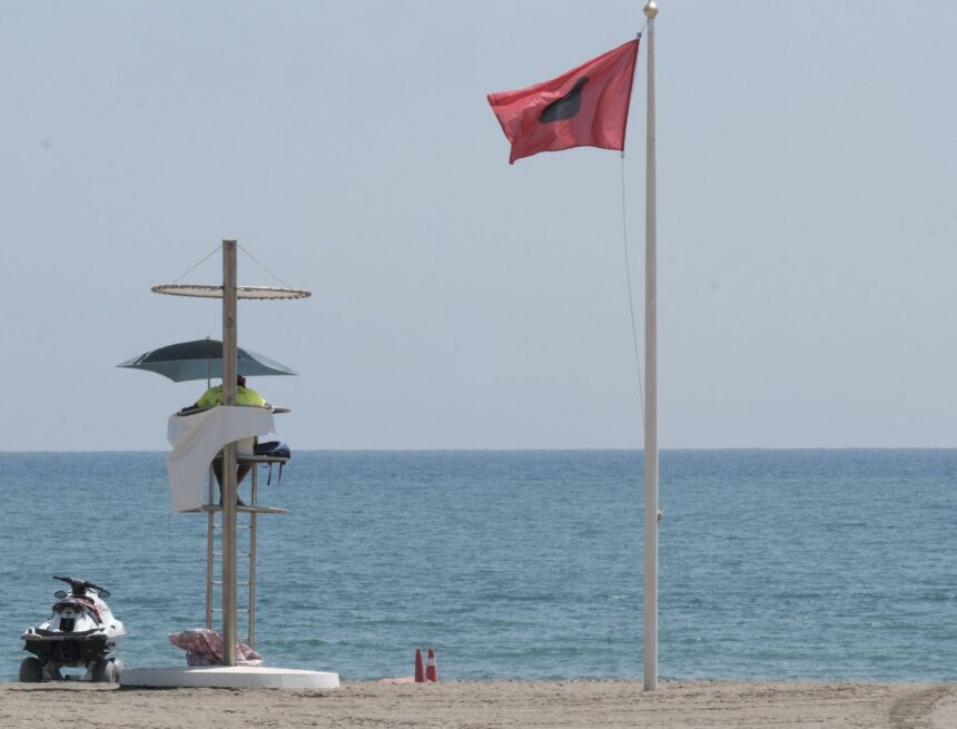 Málaga asegura, tras la polémica por el cierre de playas, que ya separa el 55% de sus aguas fecales y pluviales