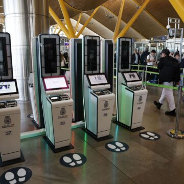 El Gobierno restablece los controles fronterizos con Italia tras la negativa de Roma a retirar las restricciones a los españoles El Gobierno restablece los controles fronterizos con Italia tras la negativa de Roma a retirar las restricciones a los españoles