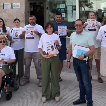 La familia del motorista muerto en Almayate: "No señalamos a nadie, solo necesitamos saber qué sucedió esa noche" La familia del motorista muerto en Almayate: «No señalamos a nadie, solo necesitamos saber qué sucedió esa noche»