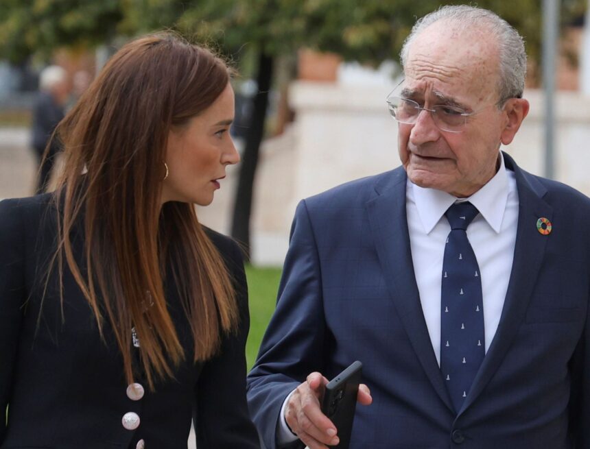 El alcalde de Málaga muestra reconocimiento y gratitud por el trabajo «inmenso y entregado» de Pérez de Siles