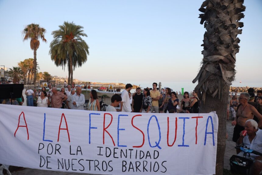 Vecinos de Pedregalejo explotan contra las obras: “El paseo ha perdido su seña de identidad”