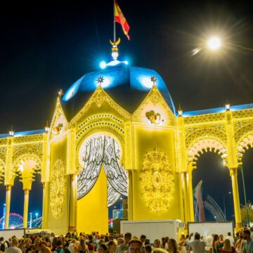 Herido de gravedad en la Feria de Málaga al quedar su cabeza atrapada en un reposapiés