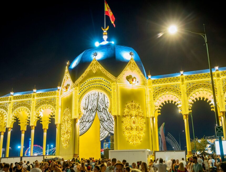 Herido de gravedad en la Feria de Málaga al quedar su cabeza atrapada en un reposapiés Herido de gravedad en la Feria de Málaga al quedar su cabeza atrapada en un reposapiés