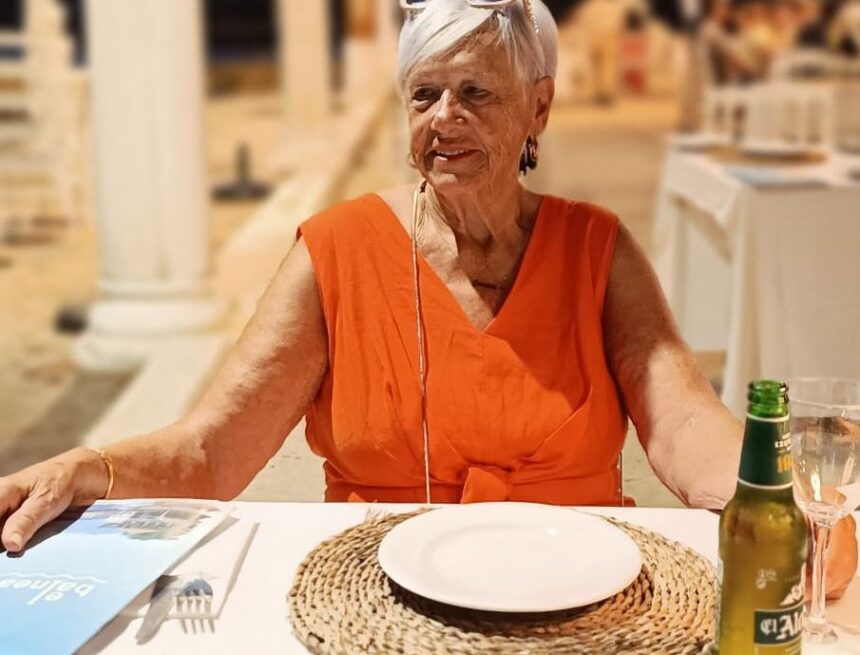 La familia de Kati, hallada sin vida en una playa de El Palo, en Málaga, pide investigar su muerte: «Mi madre pedía auxilio»