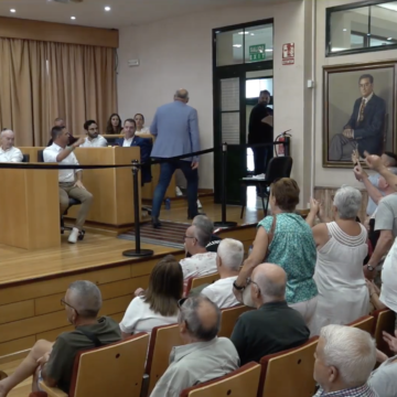 Tensión en Vélez-Málaga: protestas, pleno suspendido y reunión de urgencia por la tasa de basuras Tensión en Vélez-Málaga: protestas, pleno suspendido y reunión de urgencia por la tasa de basuras
