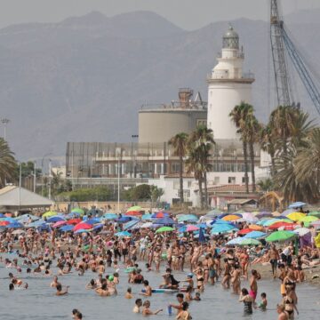 Descenso drástico en la temperatura del mar en Málaga en una semana: de 28 a 16 grados Descenso drástico en la temperatura del mar en Málaga en una semana: de 28 a 16 grados
