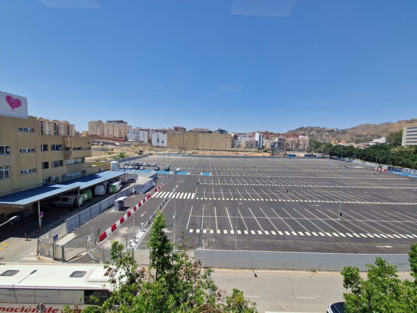 El Hospital Civil abre este martes un aparcamiento provisional de 750 plazas