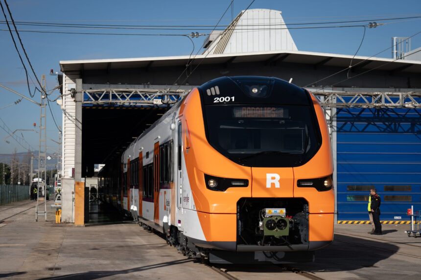 Renfe anuncia que Málaga tendrá trenes de Cercanías más grandes en 2028 y un taller de 40 millones