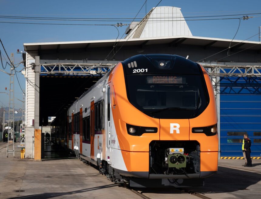Renfe anuncia que Málaga tendrá trenes de Cercanías más grandes en 2028 y un taller de 40 millones