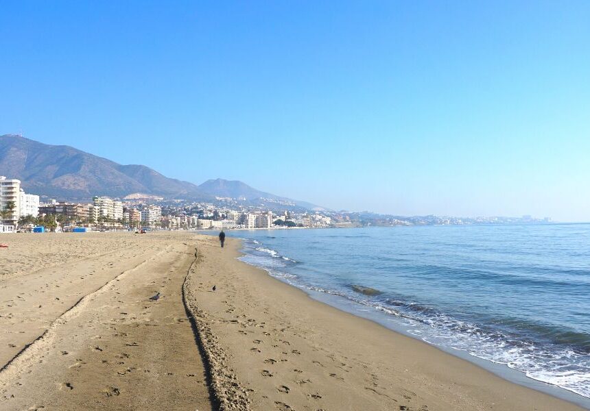 Reabiertas tres de las cinco playas de Benalmádena cerradas por posible contaminación Reabiertas tres de las cinco playas de Benalmádena cerradas por posible contaminación