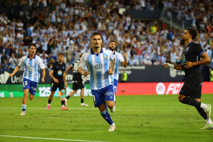 Málaga CF-Deportivo de La Coruña: La fiesta de la vuelta a Primera supo a poco (1-1)