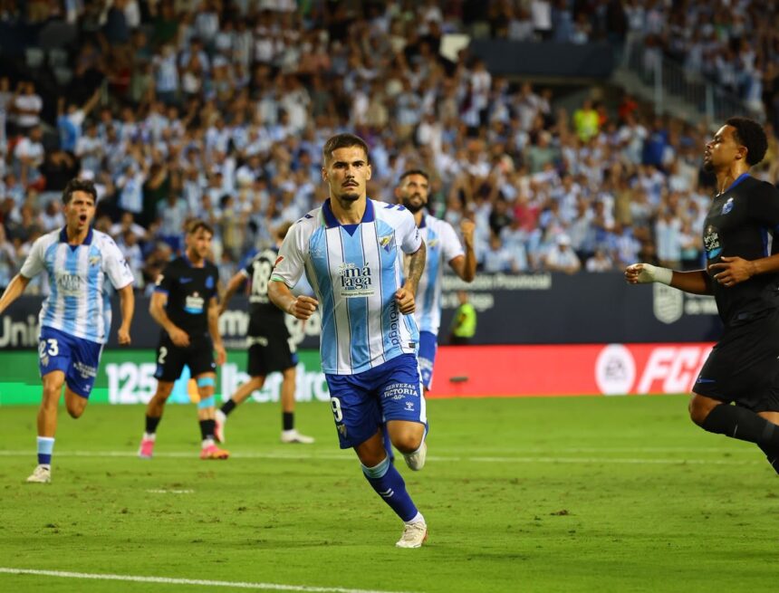 Málaga CF-Deportivo de La Coruña: La fiesta de la vuelta a Primera supo a poco (1-1) Málaga CF-Deportivo de La Coruña: La fiesta de la vuelta a Primera supo a poco (1-1)