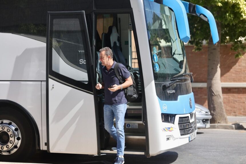 José María Muñoz lidera la expedición del Málaga CF a Madrid