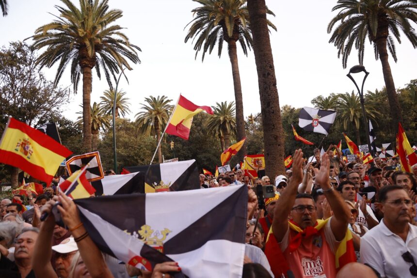 La manifestación en apoyo a Ceuta en Málaga, en imágenes