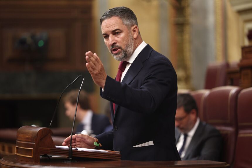 Abascal califica a Sánchez de «traidor» y de «embajador» de Marruecos