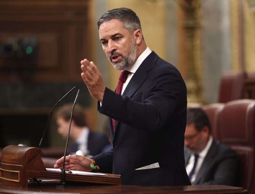 Abascal califica a Sánchez de «traidor» y de «embajador» de Marruecos