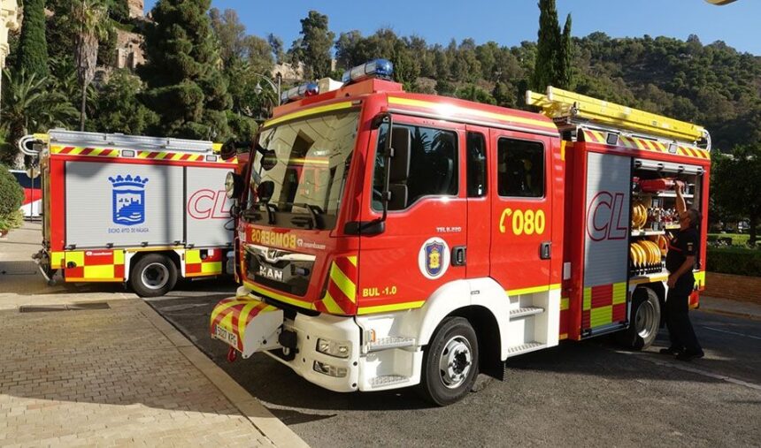 Cuatro personas heridas, entre ellas una menor, en el incendio de una vivienda en Bailén-Miraflores, en Málaga