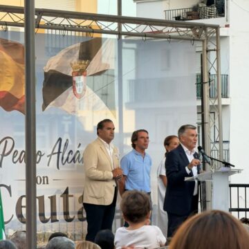 José María Aznar, expresidente del Gobierno, acude a la manifestación por Ceuta en San Pedro Alcántara