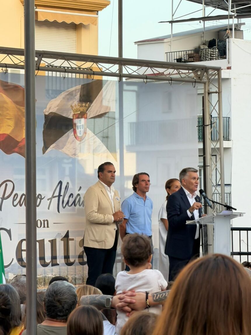José María Aznar, expresidente del Gobierno, acude a la manifestación por Ceuta en San Pedro Alcántara