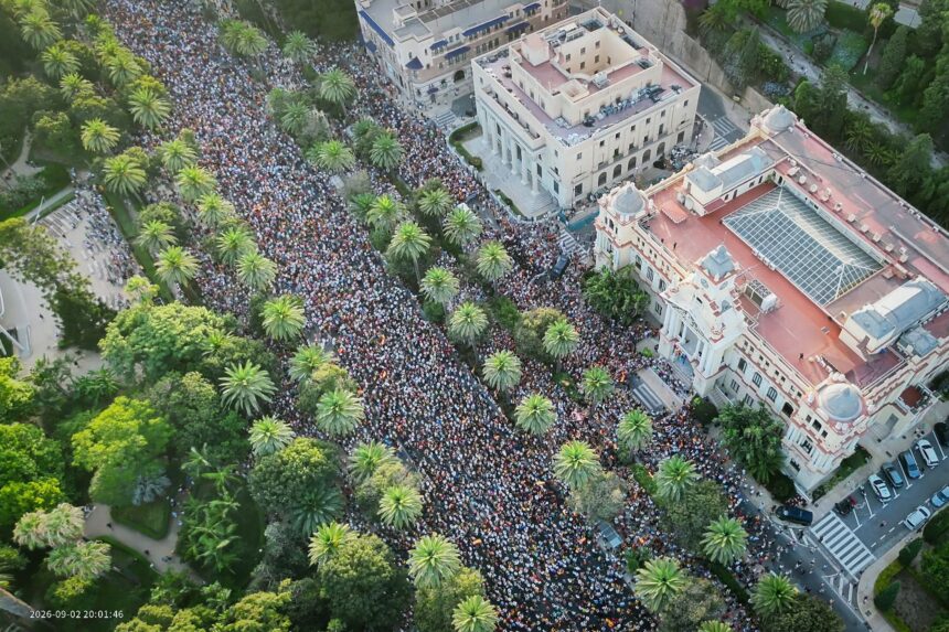 Málaga toma la calle en un manifestación histórica en apoyo a Ceuta