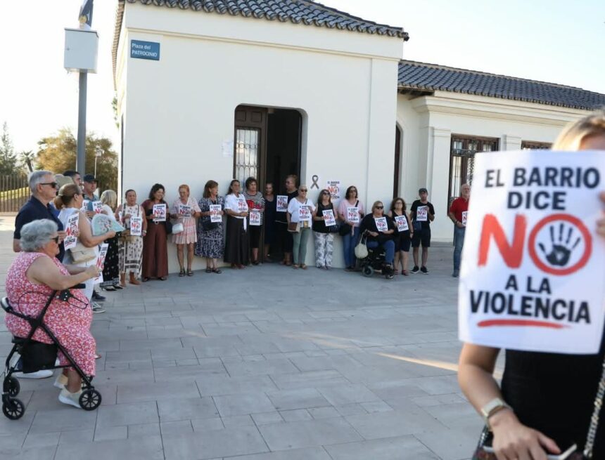Concentración en Málaga por el asesinato de Nacho: «El barrio dice no a la violencia»