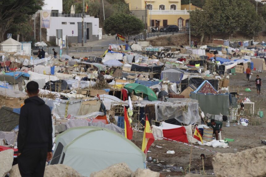 Devueltos a Marruecos los 21 inmigrantes detenidos en Ceuta por apedrear a militares y guardias civiles
