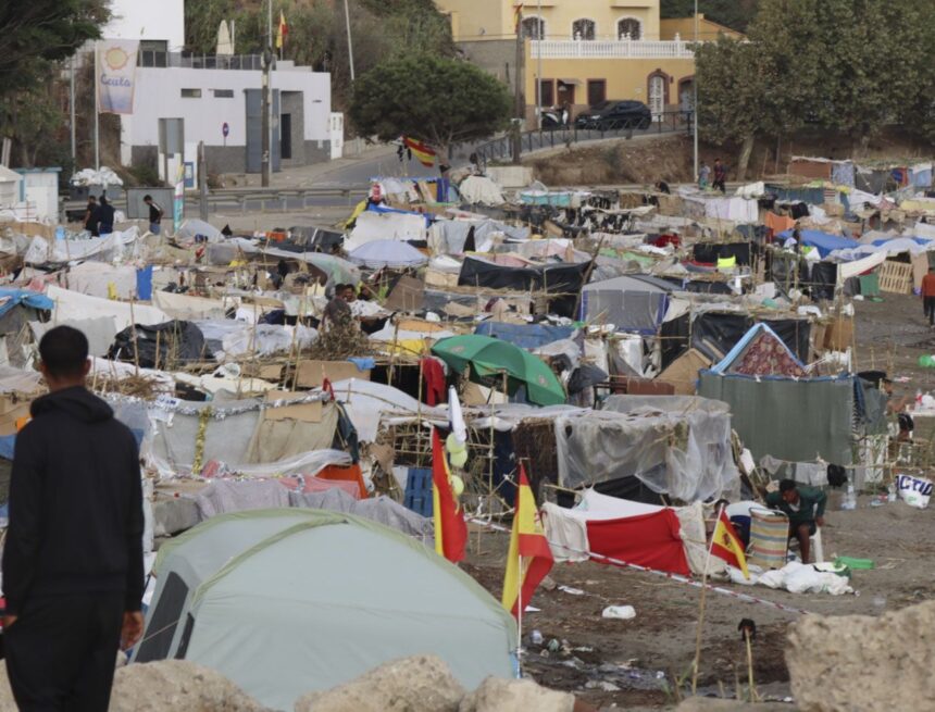 Devueltos a Marruecos los 21 inmigrantes detenidos en Ceuta por apedrear a militares y guardias civiles