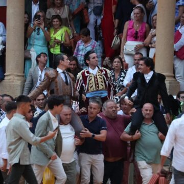 La goyesca de Juan Ortega, acompañado por Ventura y Manzanares La goyesca de Juan Ortega, acompañado por Ventura y Manzanares