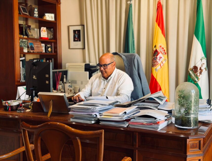 Vélez compra los terrenos para la futura desaladora