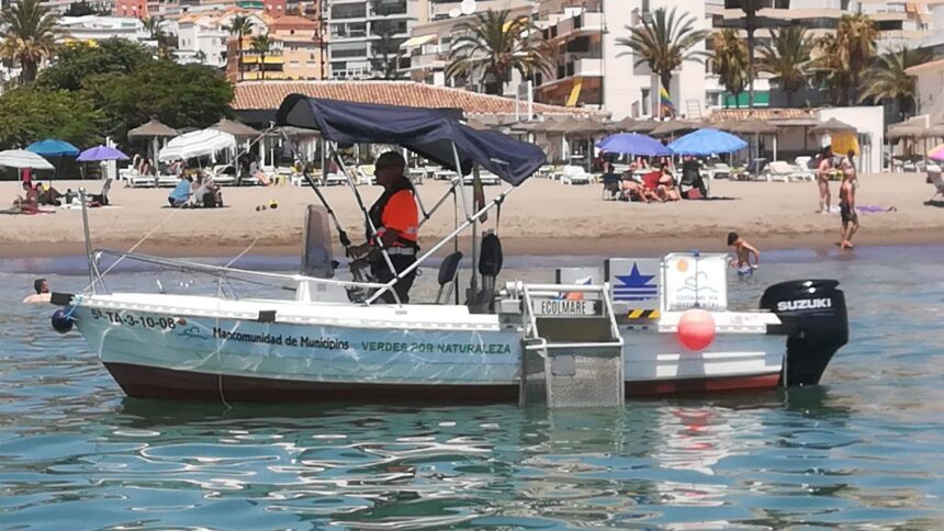 Plástico, neveras y hasta neumáticos en el mar: la basura vuelve a crecer en las playas de la Costa del Sol