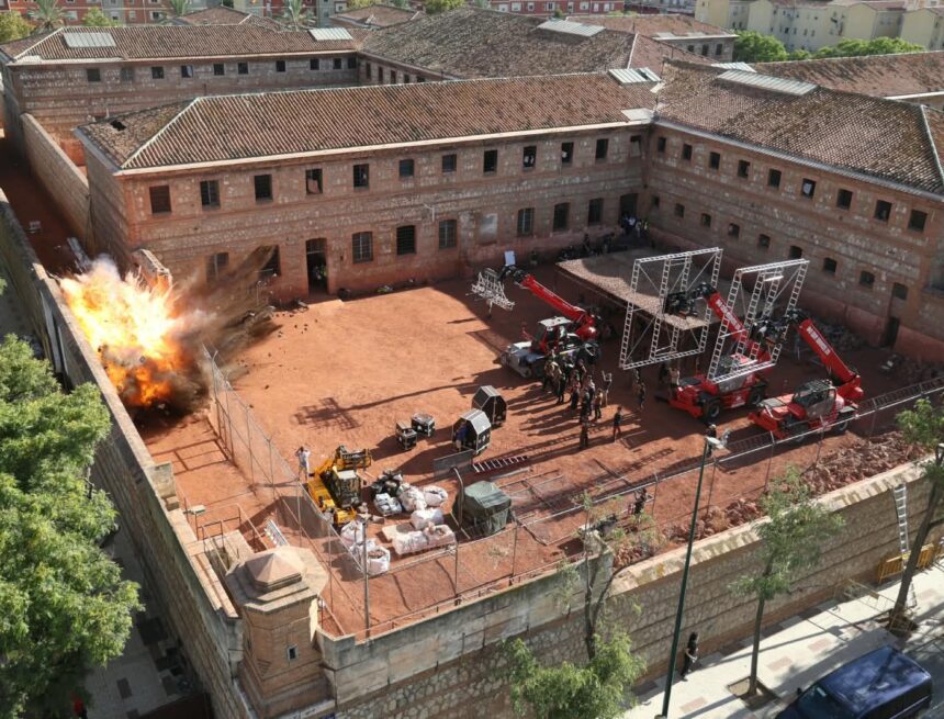 Comienza el rodaje de la serie de Disney en la antigua cárcel de Málaga con 'una explosión' Comienza el rodaje de la serie de Disney en la antigua cárcel de Málaga con ‘una explosión’