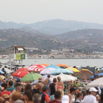 Torre del Mar llena su cielo con la exhibición del festival aéreo Torre del Mar llena su cielo con la exhibición del festival aéreo
