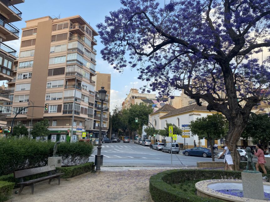 Hallan muerto a un hombre en un banco del Jardín de los Monos de Málaga
