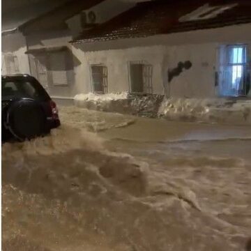 Noche de lluvias torrenciales en El Palo: «Mi hijo tuvo que refugiarse en una gasolinera»