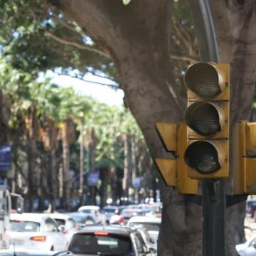 Un corte de luz mantiene apagada la zona oeste de Málaga capital durante media hora