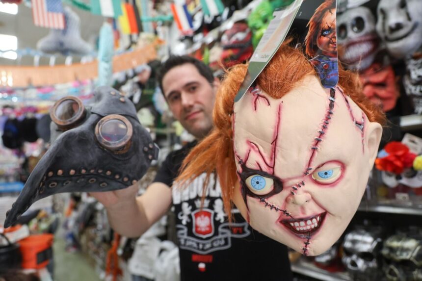 Halloween, más vivo que nunca en Málaga: el payaso de ‘Terrifier’, ‘Chucky’ y ‘Beetlejuice’ tomarán las calles