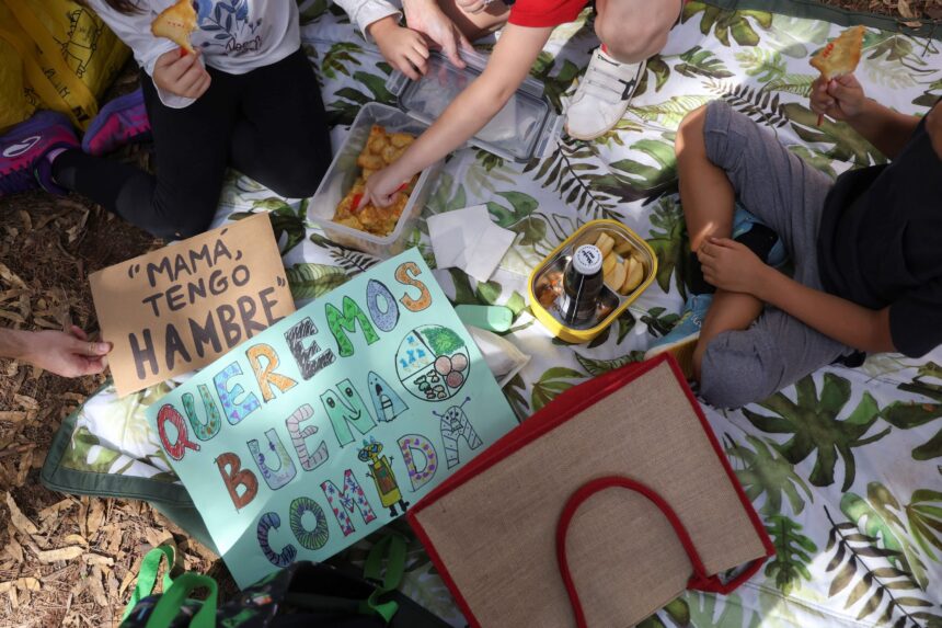 Las protestas de los padres contra los comedores escolares se extienden por Málaga