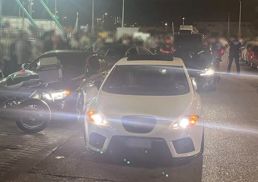 Una quedada ilegal de 80 vehículos en Málaga acaba con siete denuncias y un accidente