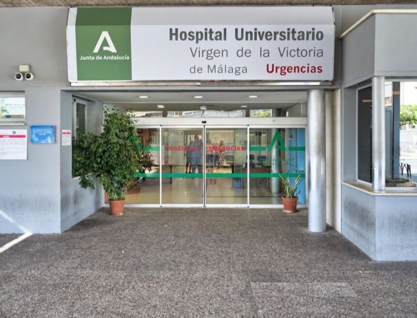 Golpes en la mesa, voces y amenazas a un médico de Urgencias del Clínico de Málaga por no realizar una prueba