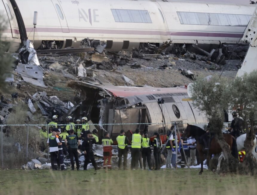 Otro choque de trenes causa la tragedia en la vía del AVE Otro choque de trenes causa la tragedia en la vía del AVE