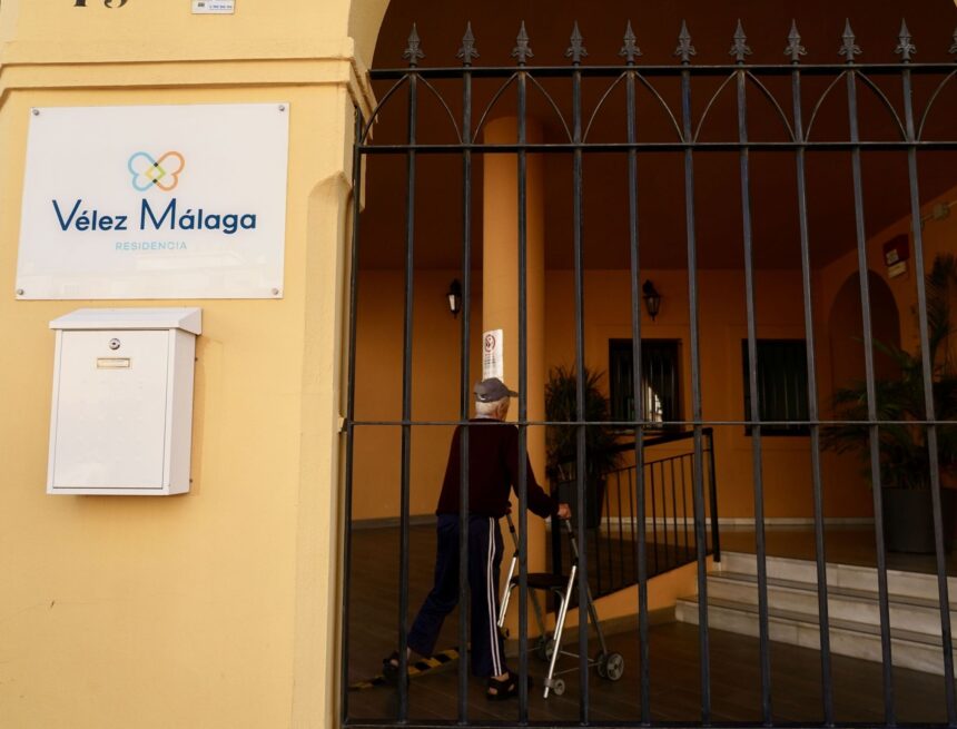 El ascensor de la residencia de Vélez-Málaga se desplomó tres plantas: alega que tenía un resultado favorable en la última inspección