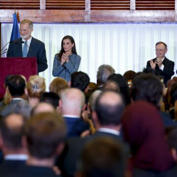 Felipe VI recuerda a Marruecos que Ceuta y Melilla son “irrenunciables” y exige el retorno de los migrantes llegados en julio
