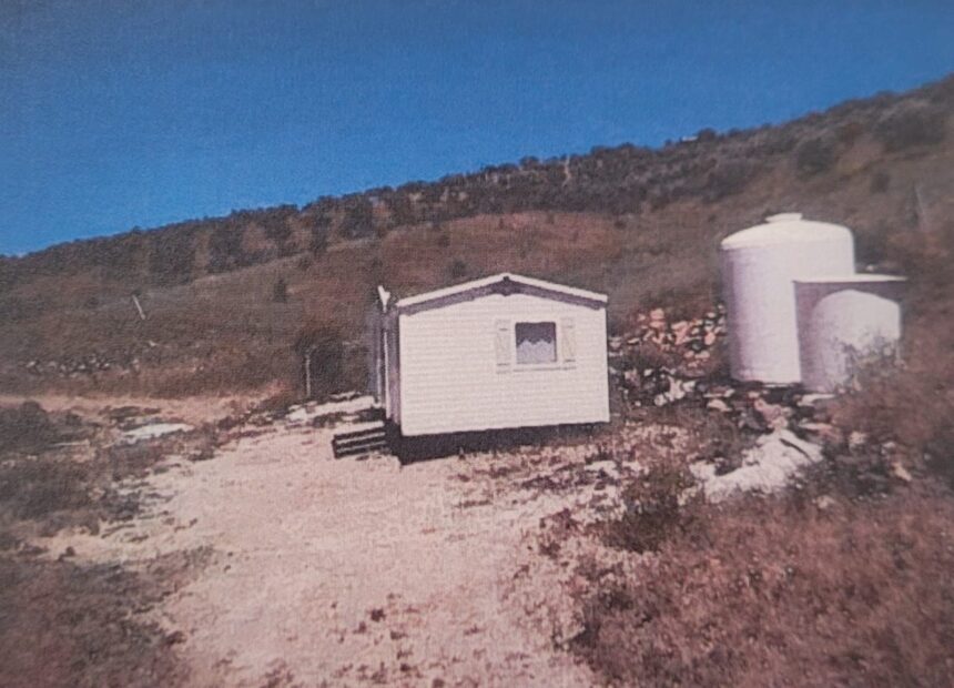 Un vecino de Casabermeja se enfrenta a 15 meses de prisión por instalar una 'casa móvil' en una parcela que compró Un vecino de Casabermeja se enfrenta a 15 meses de prisión por instalar una ‘casa móvil’ en una parcela que compró