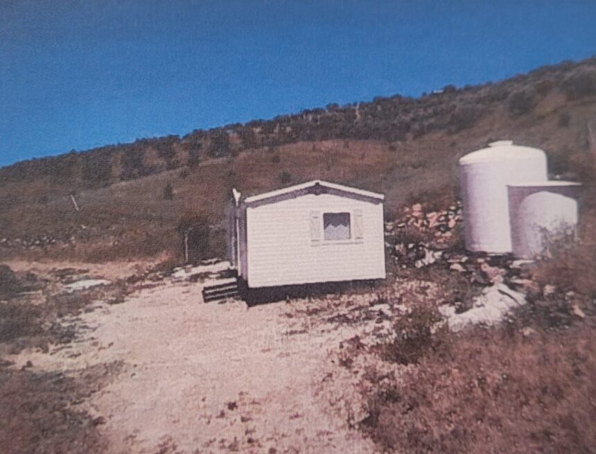 Un vecino de Casabermeja se enfrenta a 15 meses de prisión por instalar una 'casa móvil' en una parcela que compró Un vecino de Casabermeja se enfrenta a 15 meses de prisión por instalar una ‘casa móvil’ en una parcela que compró